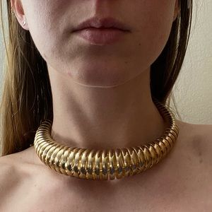 Freedom brand collar gold spiral design necklace